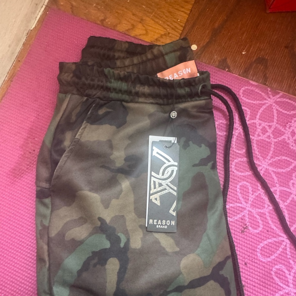 Reason Green and Brown Camouflage Joggers size M